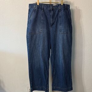 Universal Thread Women's Blue high rise wide leg Jeans- 17 ( can fit 16 or 18)